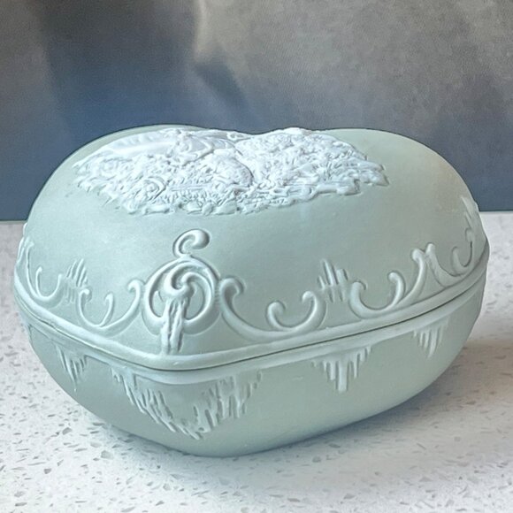 Antique Shafer & Vater Jasperware Heart Trinket Ring Box Courting Couple Grn W - Picture 3 of 13